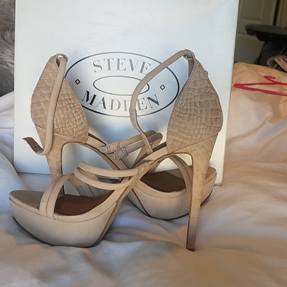 Steve madden Rosalia Nude heels
